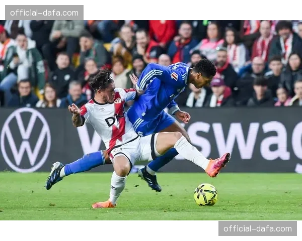 消息:西甲讨论引入“静默时段”,限制赛中特定时刻的虚拟广告投放以提升观赛体验 消息:西甲讨论引入“静默时段”,限制赛中特定时刻的虚拟广告投放以提升观赛体验