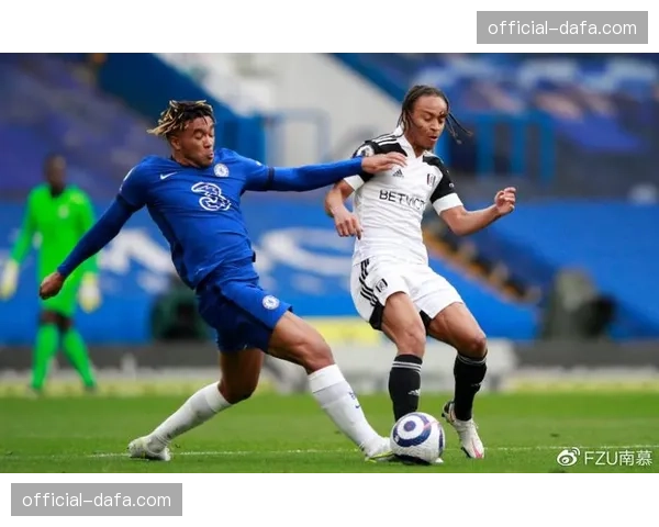 实时：富勒姆1-1狼队，两队保级压力下踢得较为保守