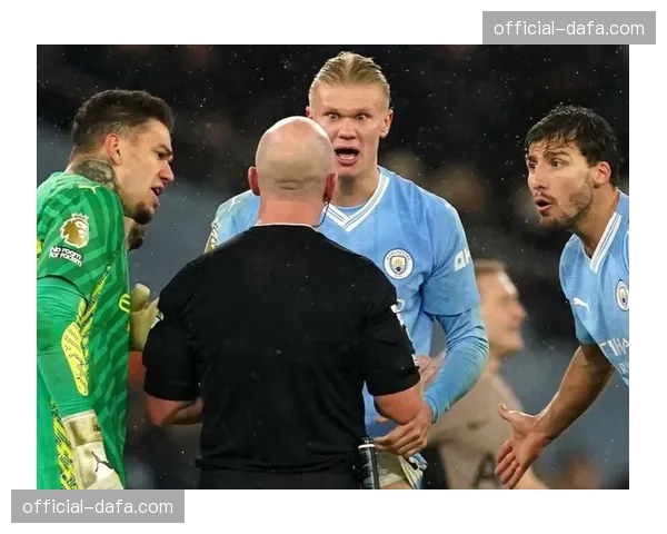 英足总官方:将对曼城对阵维拉比赛中发生的球迷冲突事件展开调查 英足总官方:将对曼城对阵维拉比赛中发生的球迷冲突事件展开调查